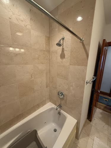 Wrigleyville Handyman & Remodeling Bath & Kitchen